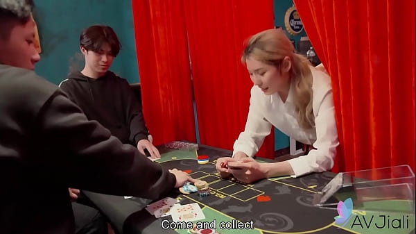 Rubia caliente y sexy taiwanesa tiene sexo con su amante.