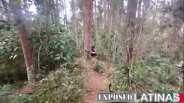 ExposedLatinas - Je baise ma voisine MILF dans les bois - Alexa Lewis