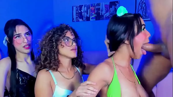 Mis compañeros de la universidad querían aprender trigonometría pero aprendieron a chuparme la polla entera