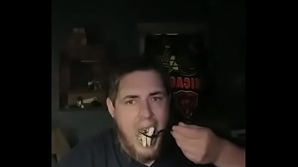 Eating Domino'_s Noodle Bowl