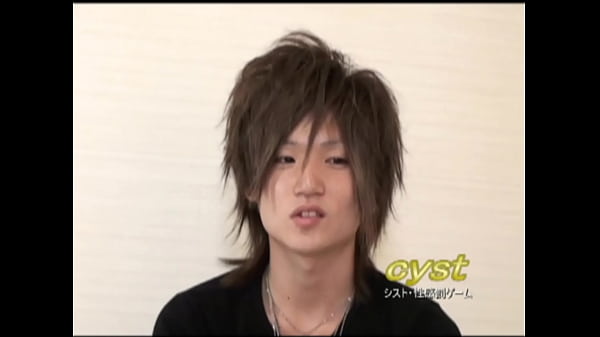 Depois de fazer Kazuya (5'_ 6&quot_ - 125 lbs. - 20 anos) gozar com uma punheta, continuei atacando implacavelmente...