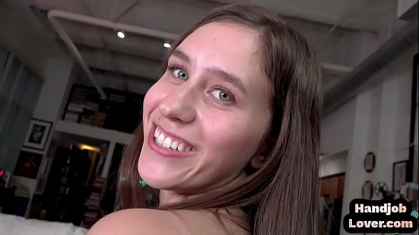 Linda Chica Adolescente se burla en aceitado