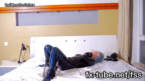 Japanisches Latex-Kigurumi-Bondagespiel 2