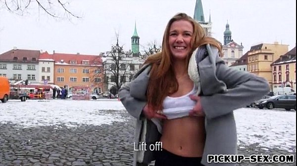 Das hübsche Amateur-Eurobabe Dominika wird gegen Bargeld gefickt