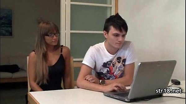 EXGF 18 YO Beauties First Time