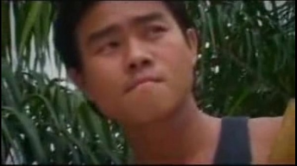 Baiser dans la piscine