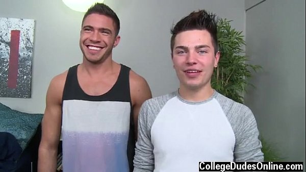 Atleti gay Sam cavalca Josh rigido mentre il suo bastone rimbalza su e