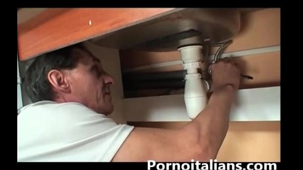 Ragazza succhia il cazzo in modalità idraulica - Ragazza succhia il cazzo in modalità idraulica -